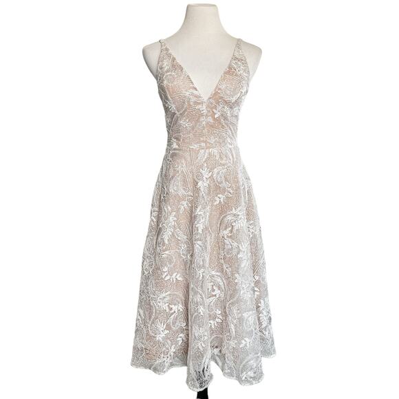 Dress the Population NEW Elisa Vine Embroidered Midi Dress White Nude Small - Picture 2 of 16